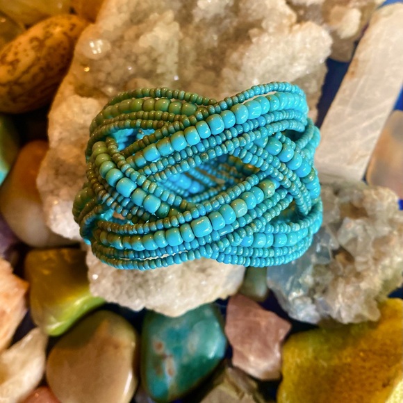 Beautiful Blue Beaded Bracelet - Picture 1 of 4